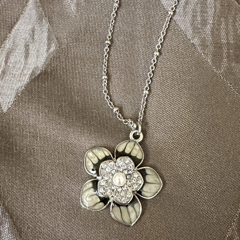 Lia Sophia flower necklace